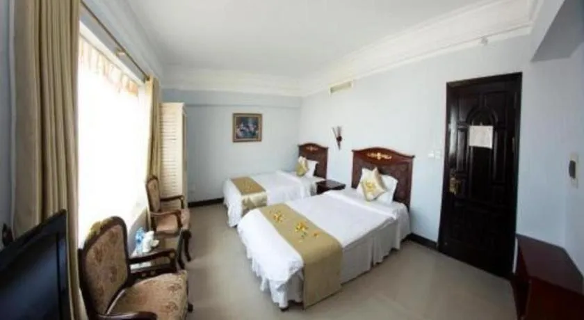 Bed in Hoang Long Hotel - Hai Phong City Center