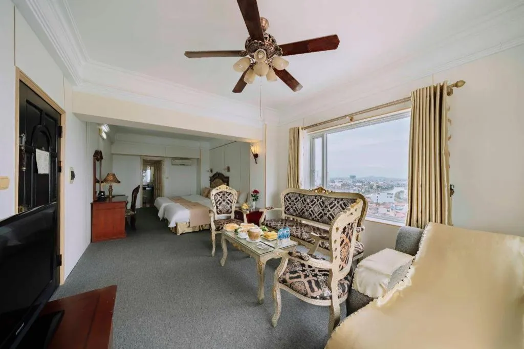 Hoang Long Hotel - Hai Phong City Center