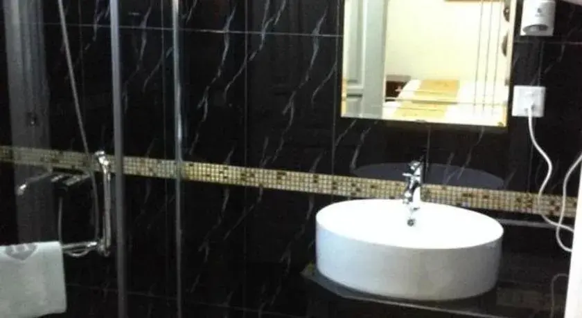 Classic Hoang Long Hotel Classic Hoang Long Hotel