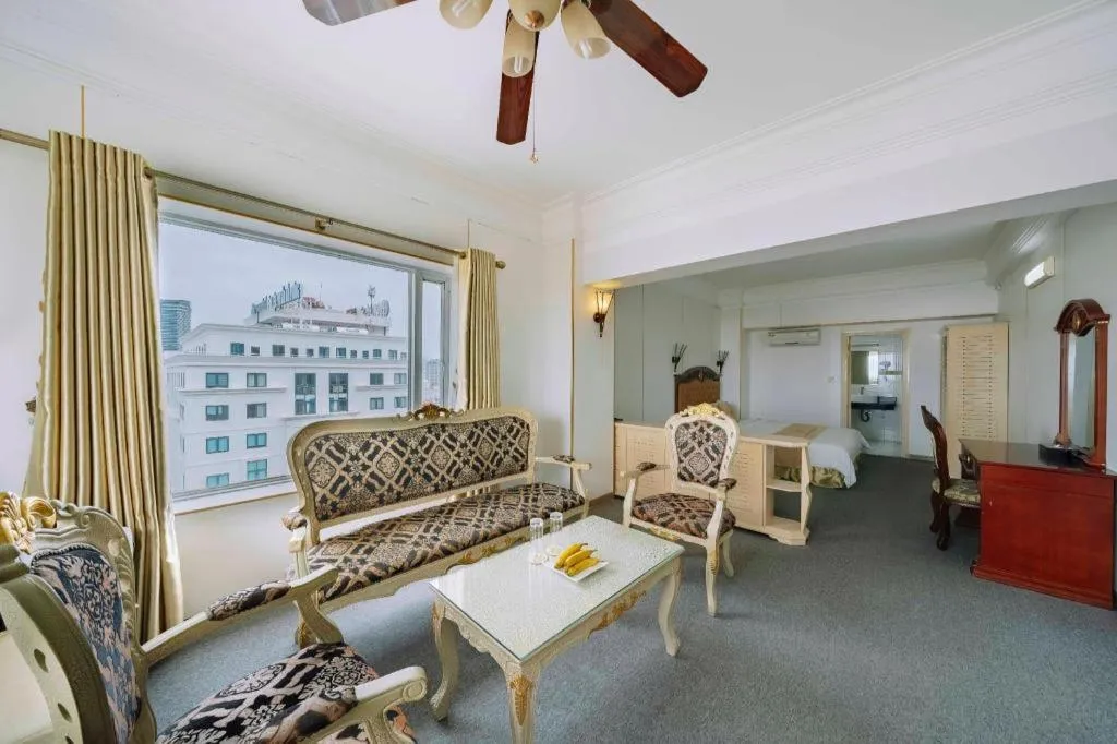 Hoang Long Hotel - Hai Phong City Center