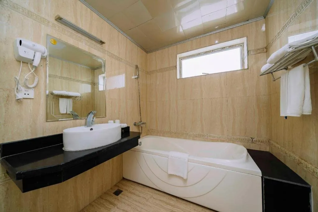 Hoang Long Hotel - Hai Phong City Center