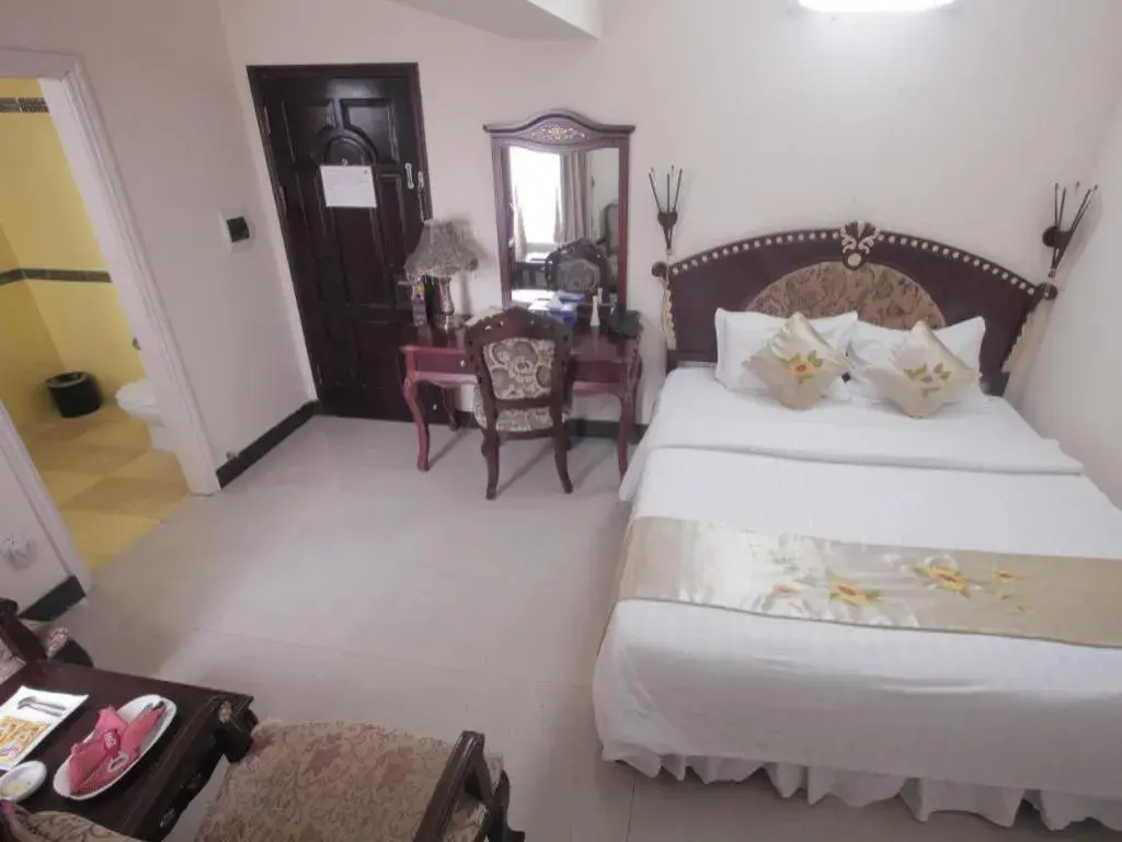 Bed in Classic Hoang Long Hotel Bed in Classic Hoang Long Hotel