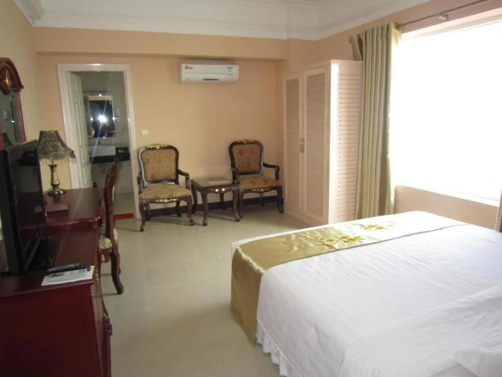 Bed in Hoang Long Hotel - Hai Phong City Center