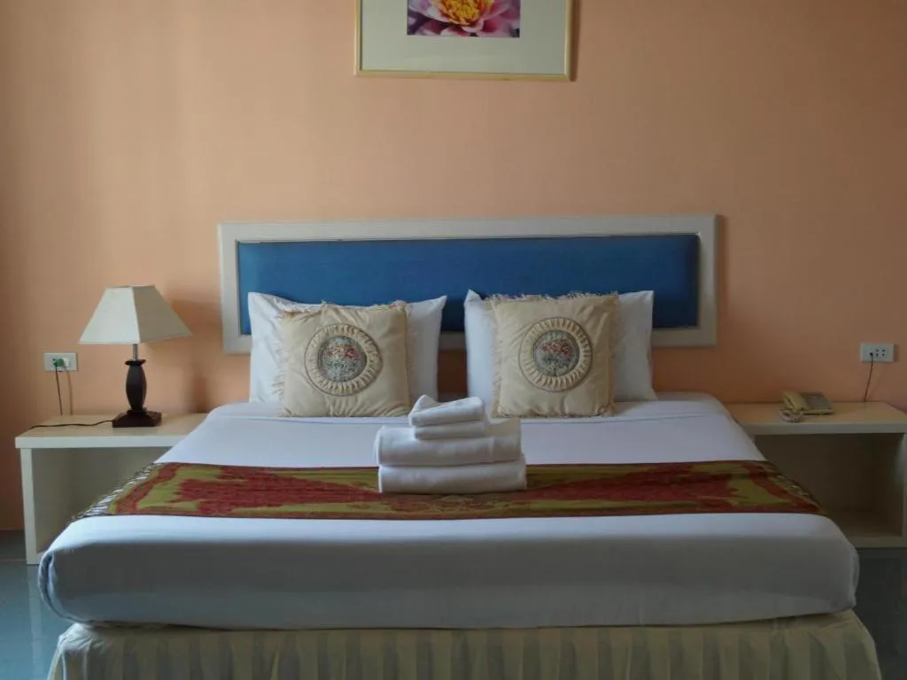 Bed in Seng Aroun Hotel