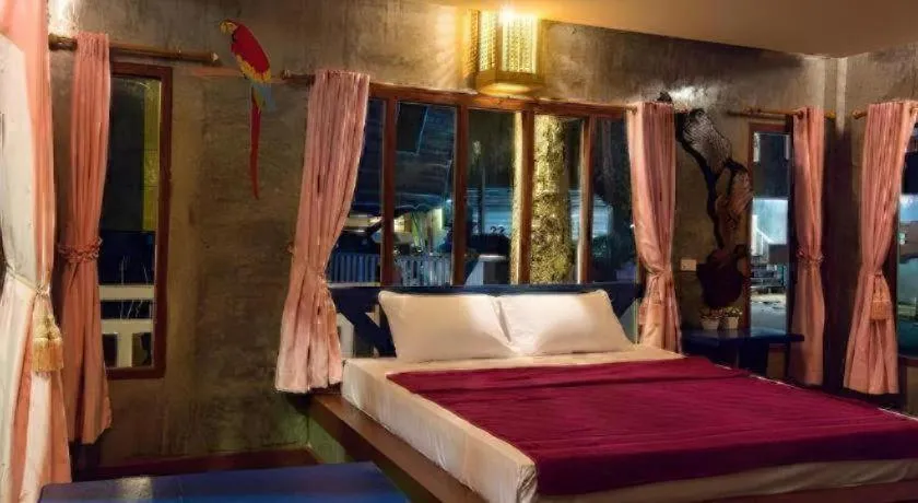 Bed in Tamsabai Resort