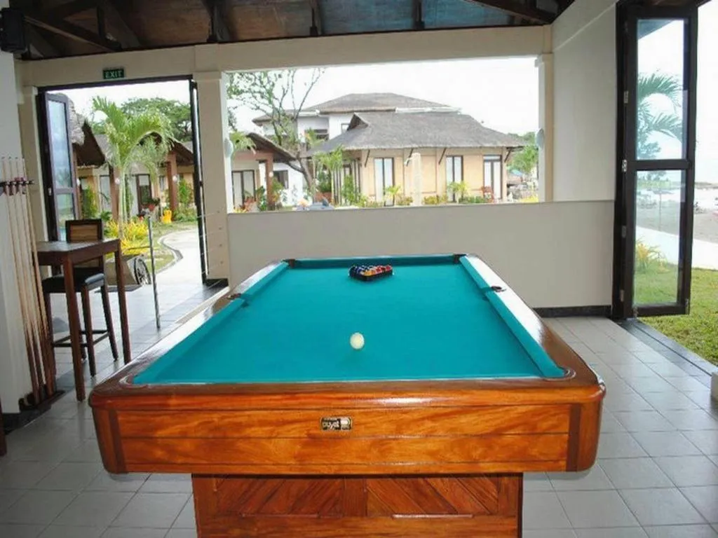 Kahuna Beach Resort and Spa