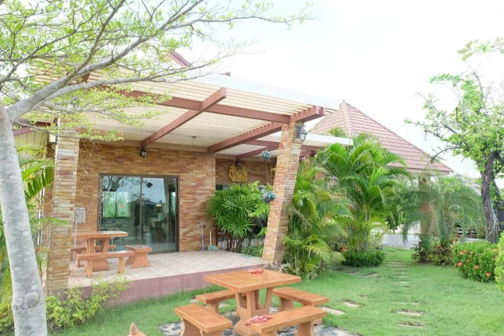 THAISOMBOON BIGHOME RESORT