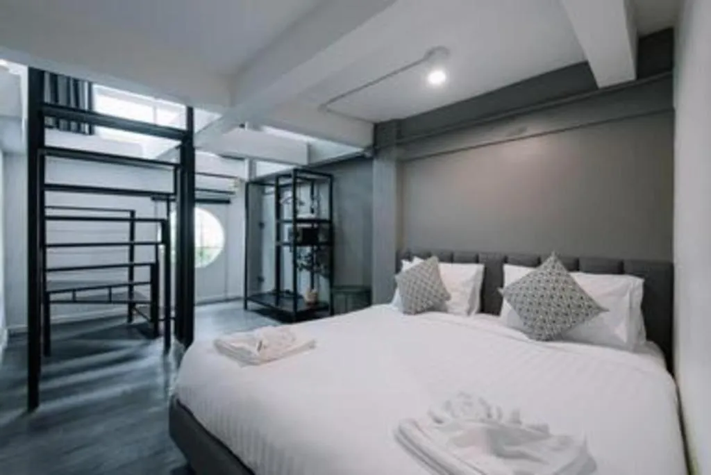 Bed in KOWTHA RIVERTEL