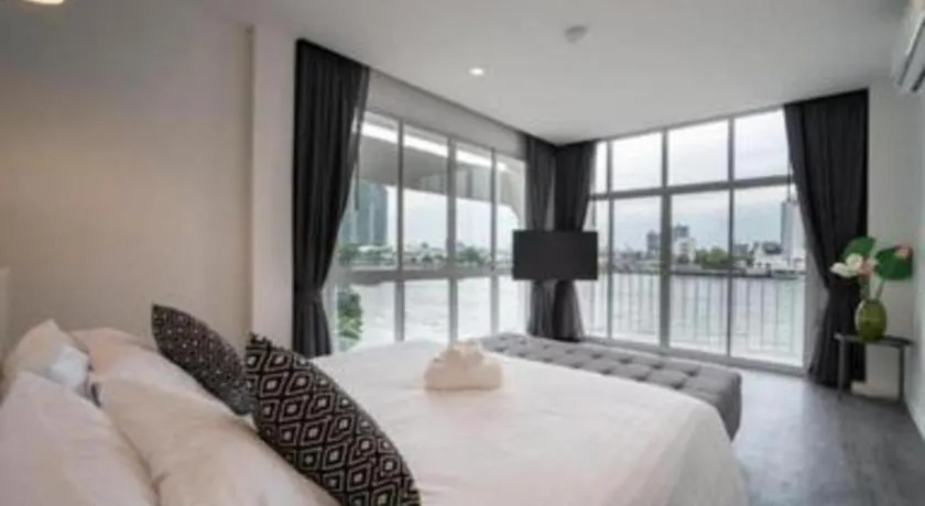 Bed in KOWTHA RIVERTEL