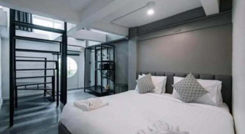 Bed in KOWTHA RIVERTEL