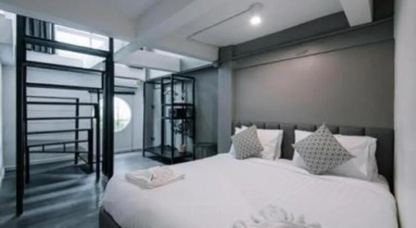 Bed in KOWTHA RIVERTEL