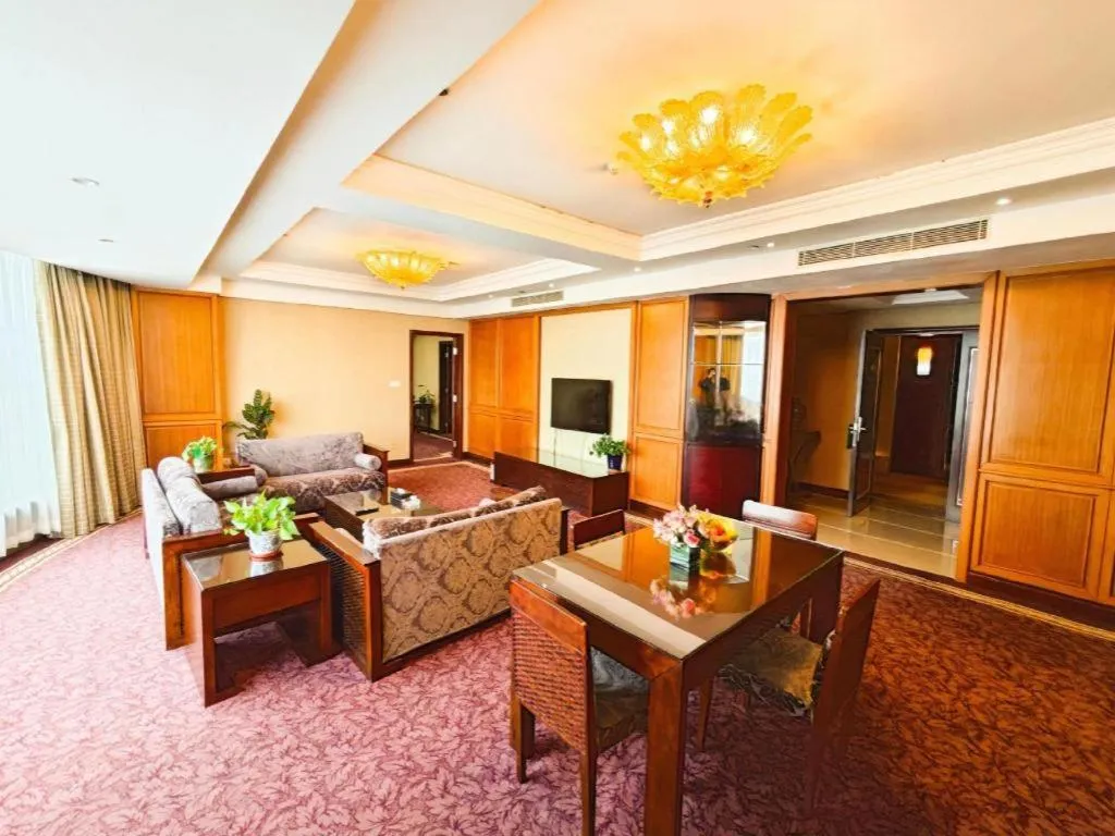 Chinflux Mandarin Hotel