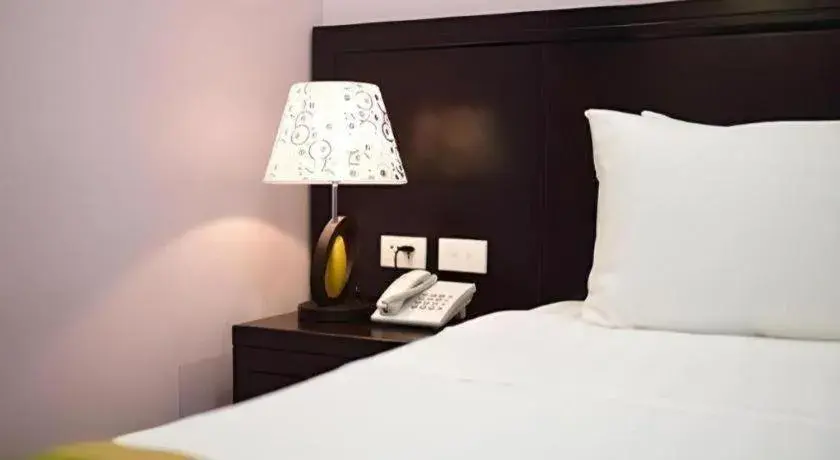 Bed in Binh Anh Hotel Hanoi Bed in Binh Anh Hotel Hanoi