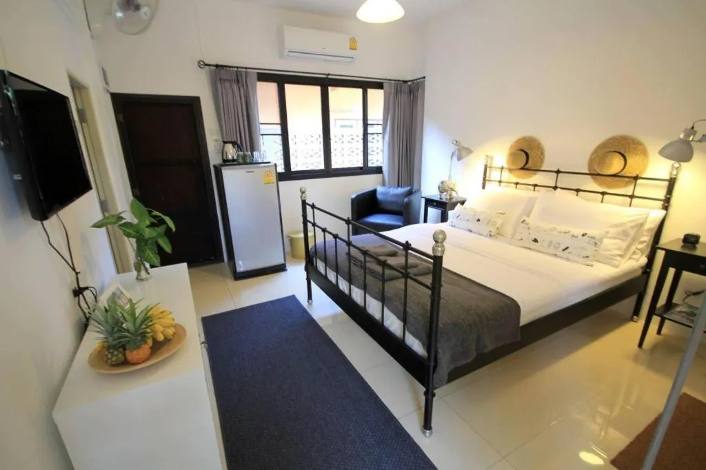 Bed in Seascape Resort Baan Krood