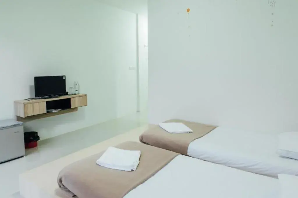 Bed in Cheaper Room Bed in Cheaper Room