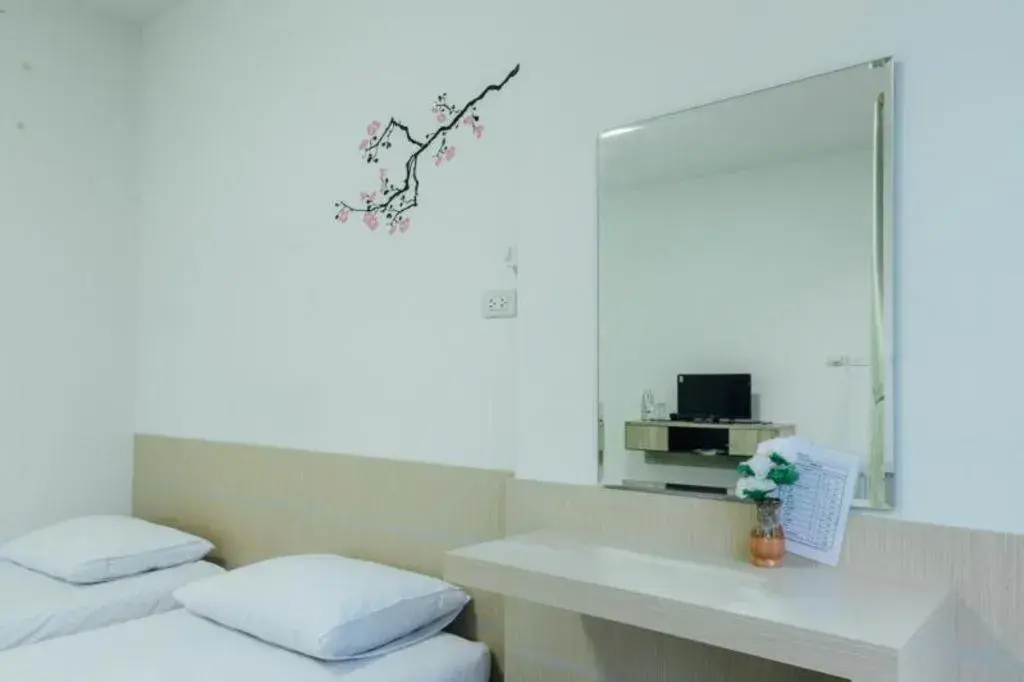 Bed in Cheaper Room Bed in Cheaper Room