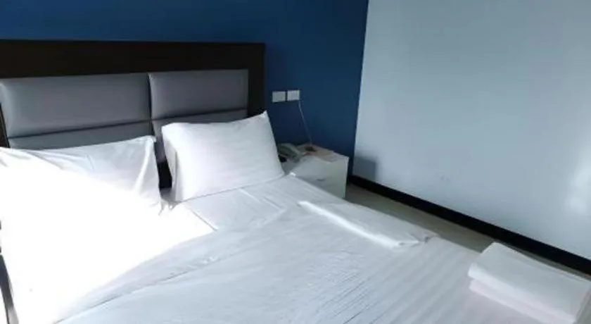 Bed in Sixty-Sixplace