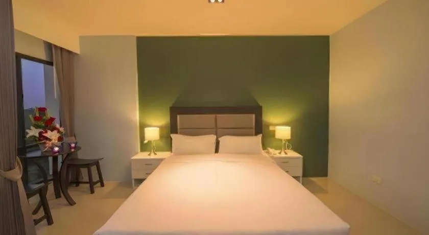 Bed in Sixty-Sixplace