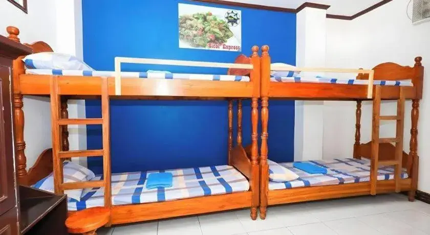 Bed in Mayon Backpackers Hostel Bed in Mayon Backpackers Hostel