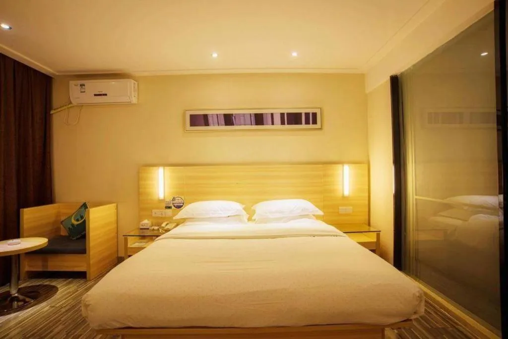 Bed in City Comfort Inn Hechi Nandan