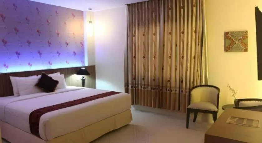 Bed in Mataram Square Hotel