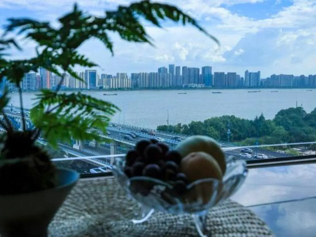 Hangzhou Lingtao Pavilion Hotel