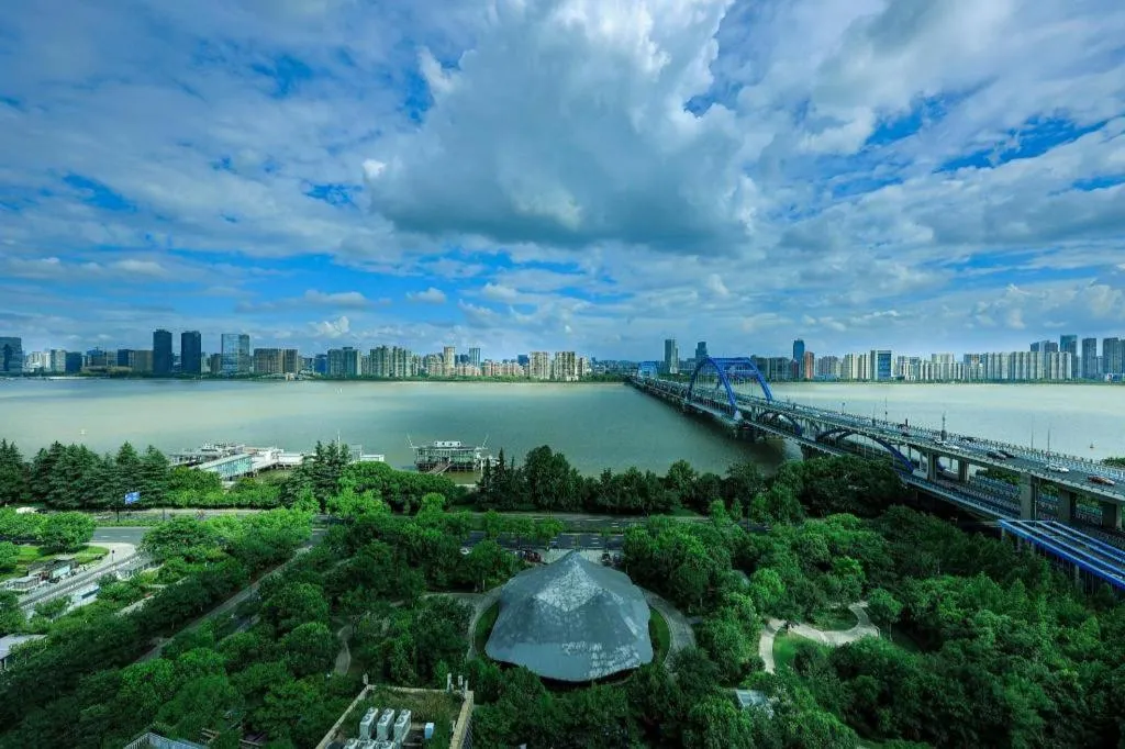 Hangzhou Lingtao Pavilion Hotel