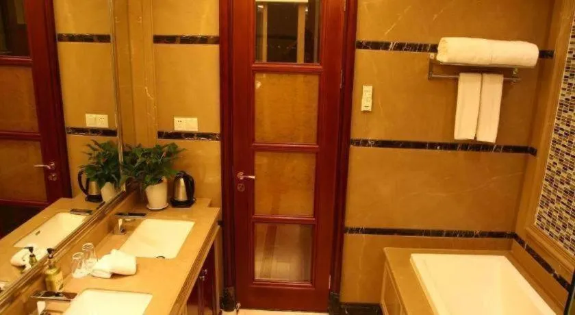 Hangzhou Lingtao Pavilion Hotel