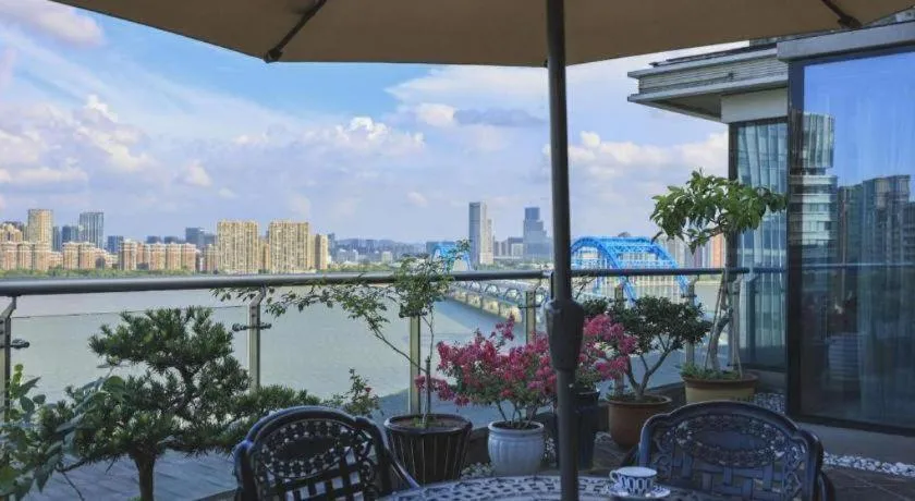 Hangzhou Lingtao Pavilion Hotel