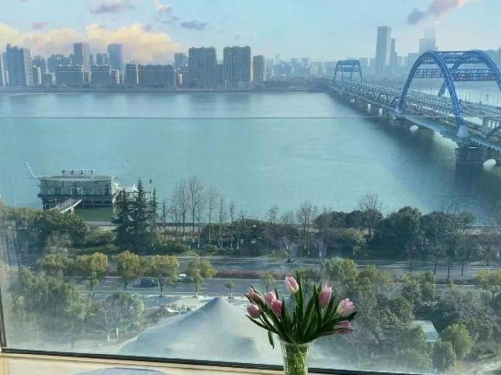 Hangzhou Lingtao Pavilion Hotel