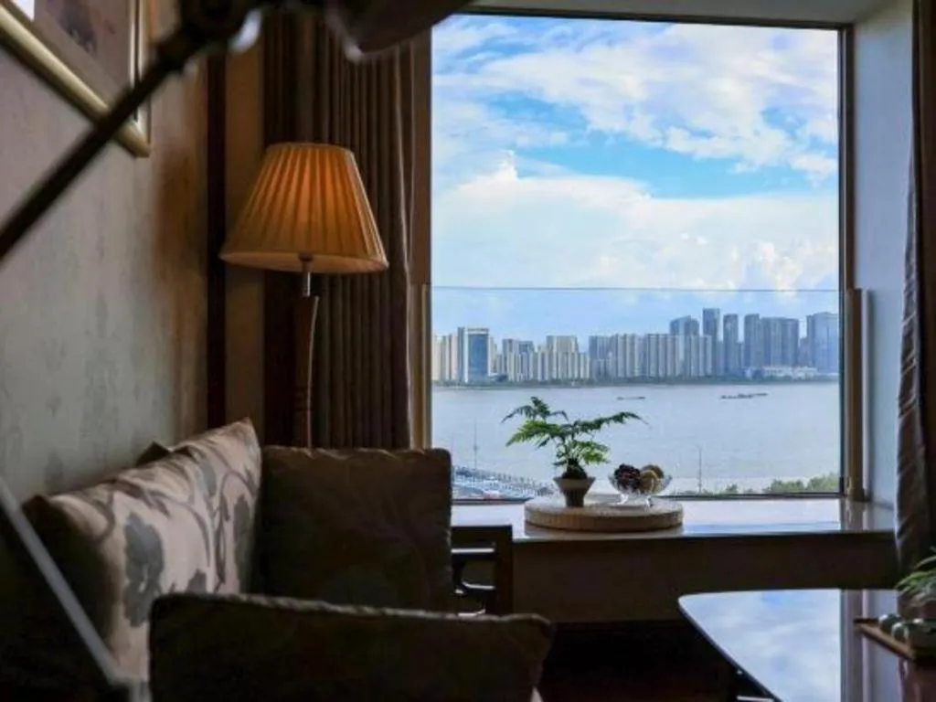 Hangzhou Lingtao Pavilion Hotel