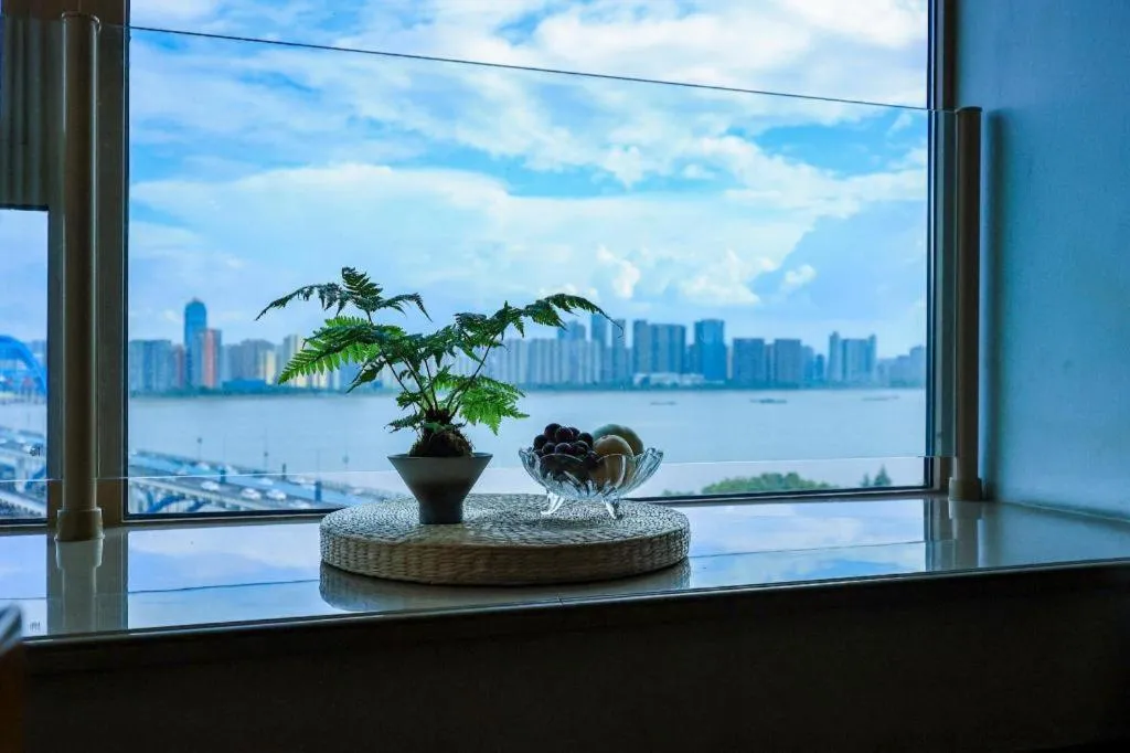 Hangzhou Lingtao Pavilion Hotel