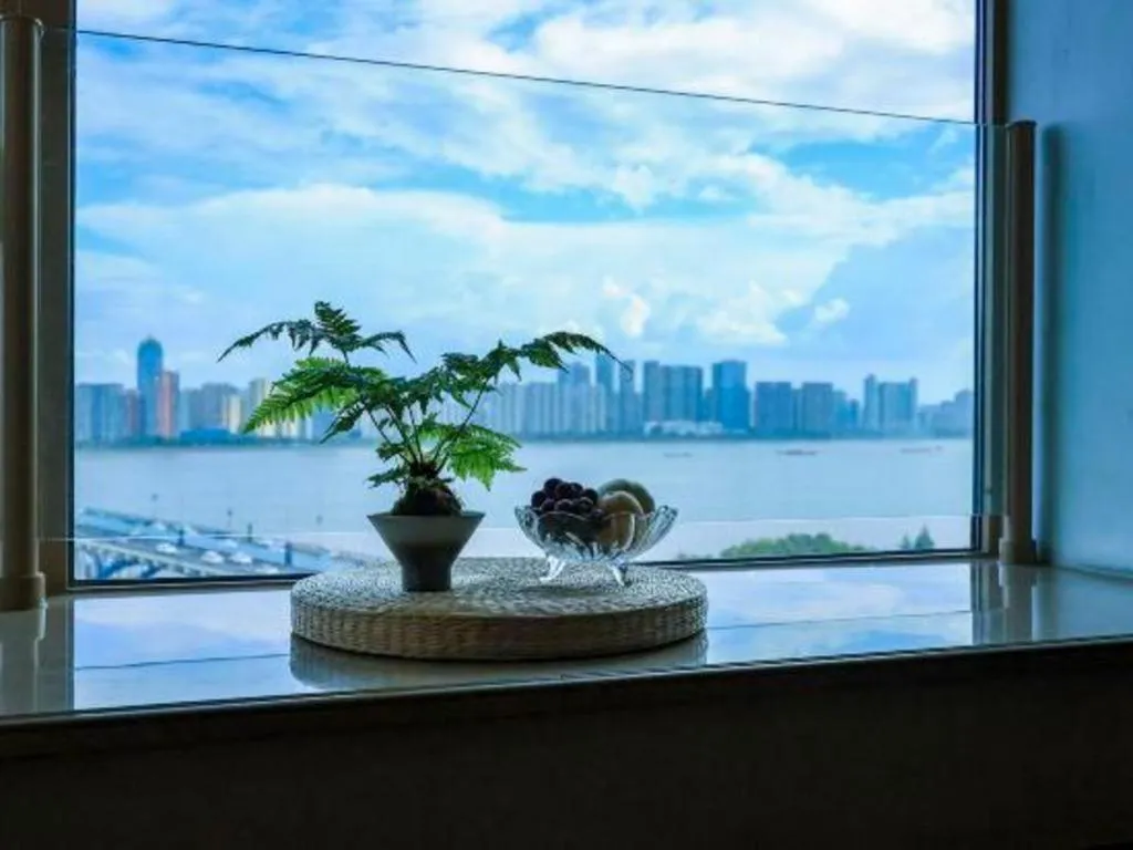 Hangzhou Lingtao Pavilion Hotel