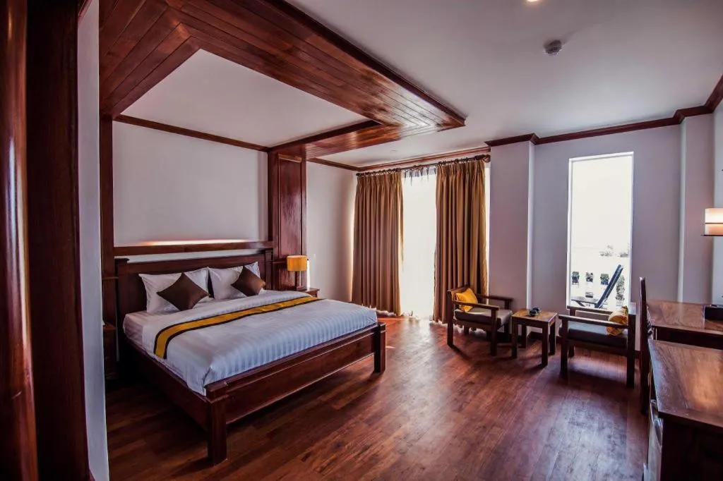 The Palm Hotel