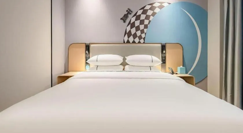 Bed in City Comfort Inn Dongxing National Trade Port