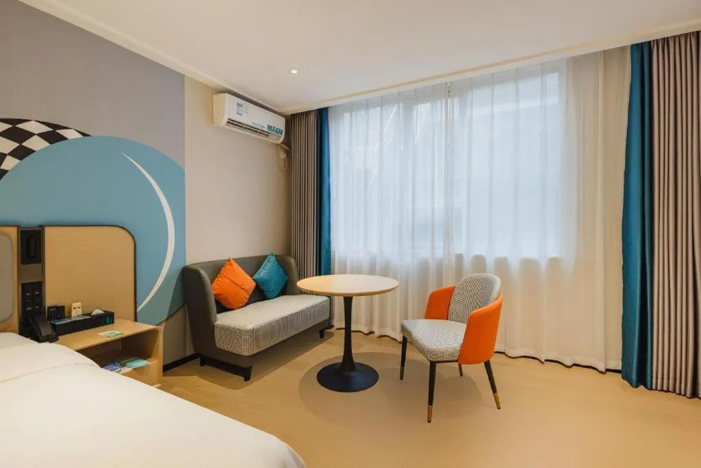 Bed in City Comfort Inn Dongxing National Trade Port