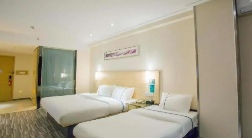 Bed in City Comfort Inn Dongxing National Trade Port