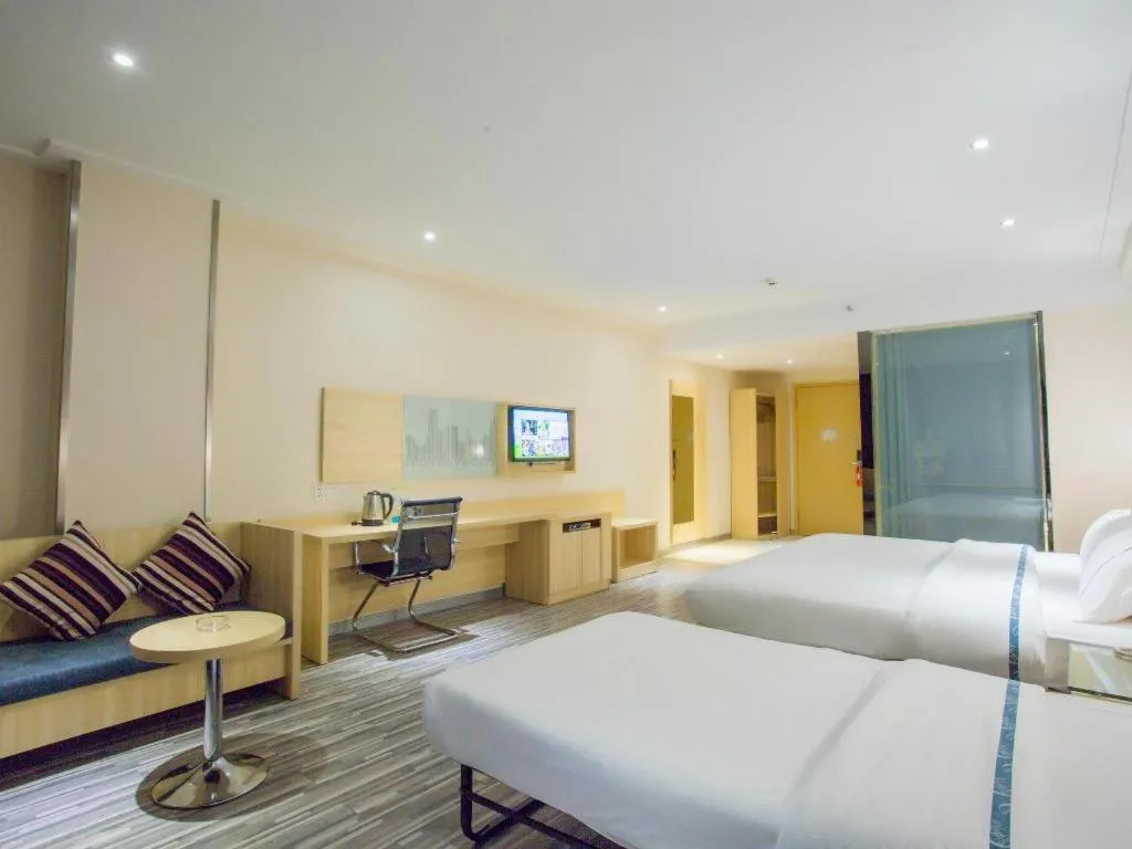 Bed in City Comfort Inn Dongxing National Trade Port