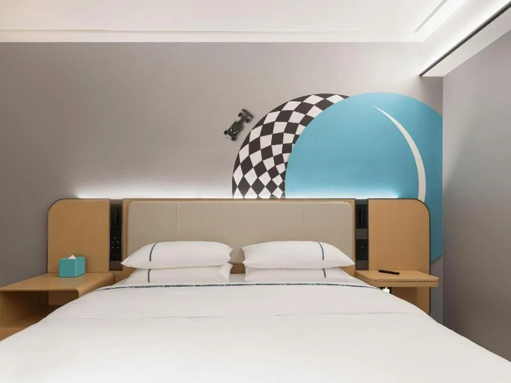 Bed in City Comfort Inn Dongxing National Trade Port