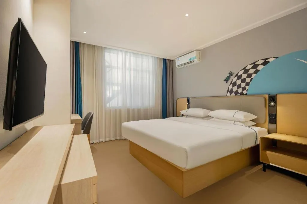 Bed in City Comfort Inn Dongxing National Trade Port