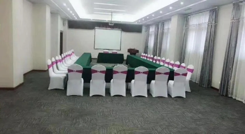 James Joyce Coffetel Qinhuangdao Taiyangcheng Wenhua Road