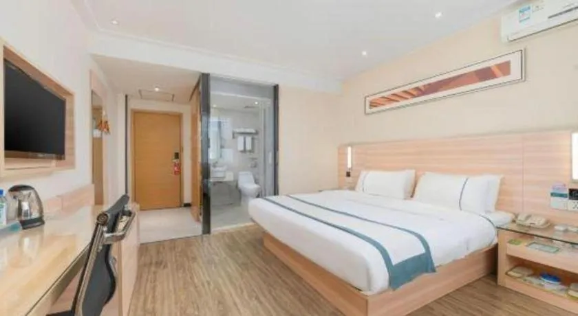 Bed in City Comfort Inn Yulin Wenhua Square Wanda Plaza