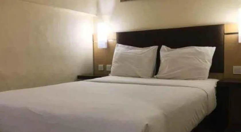 Bed in ZUZU Simpang Lima