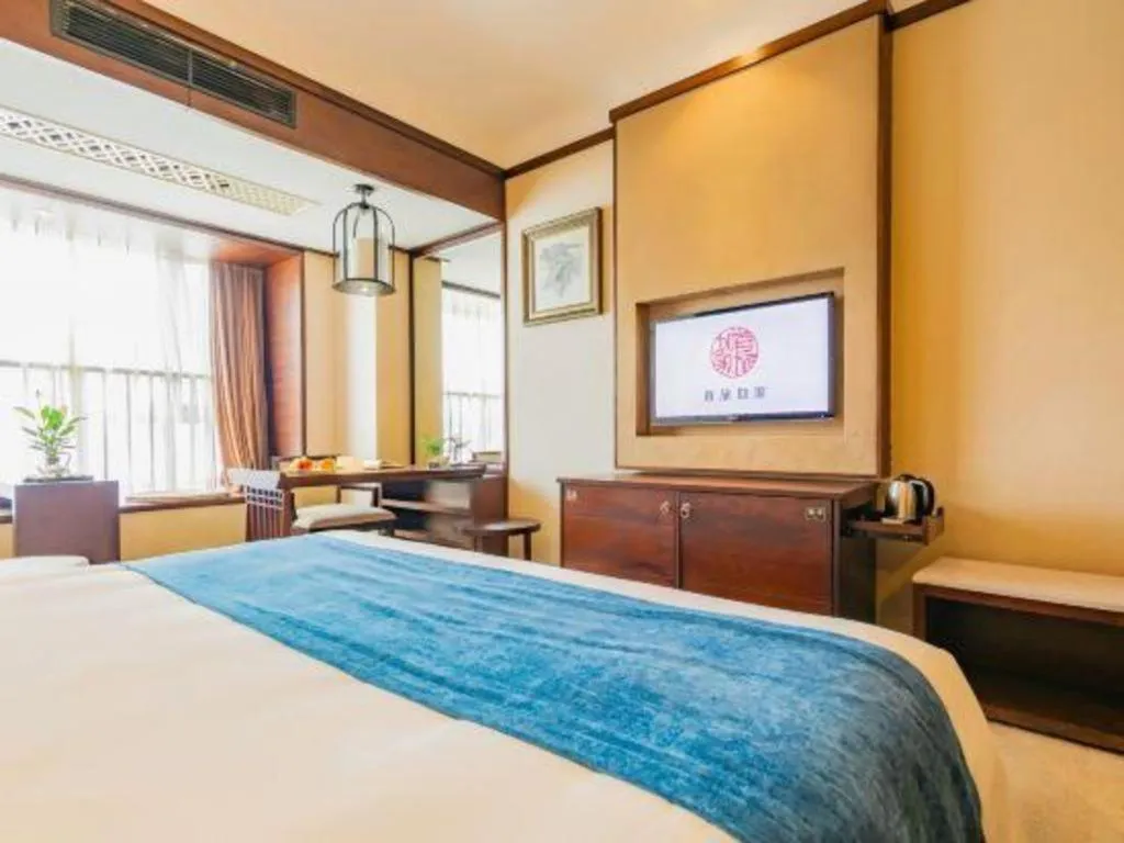 Bed in Yitel Collection Chengdu Kuanzhai Alley Chutian Junlin