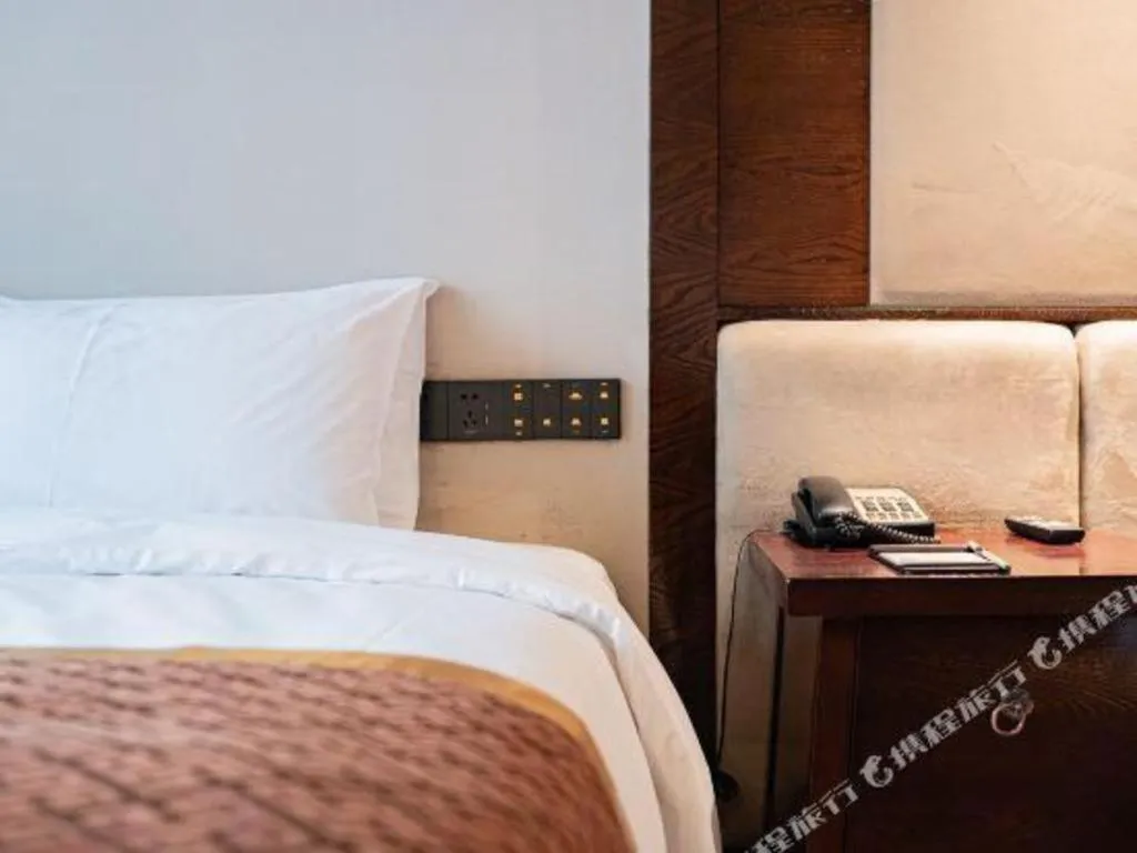 Bed in Yitel Collection Chengdu Kuanzhai Alley Chutian Junlin