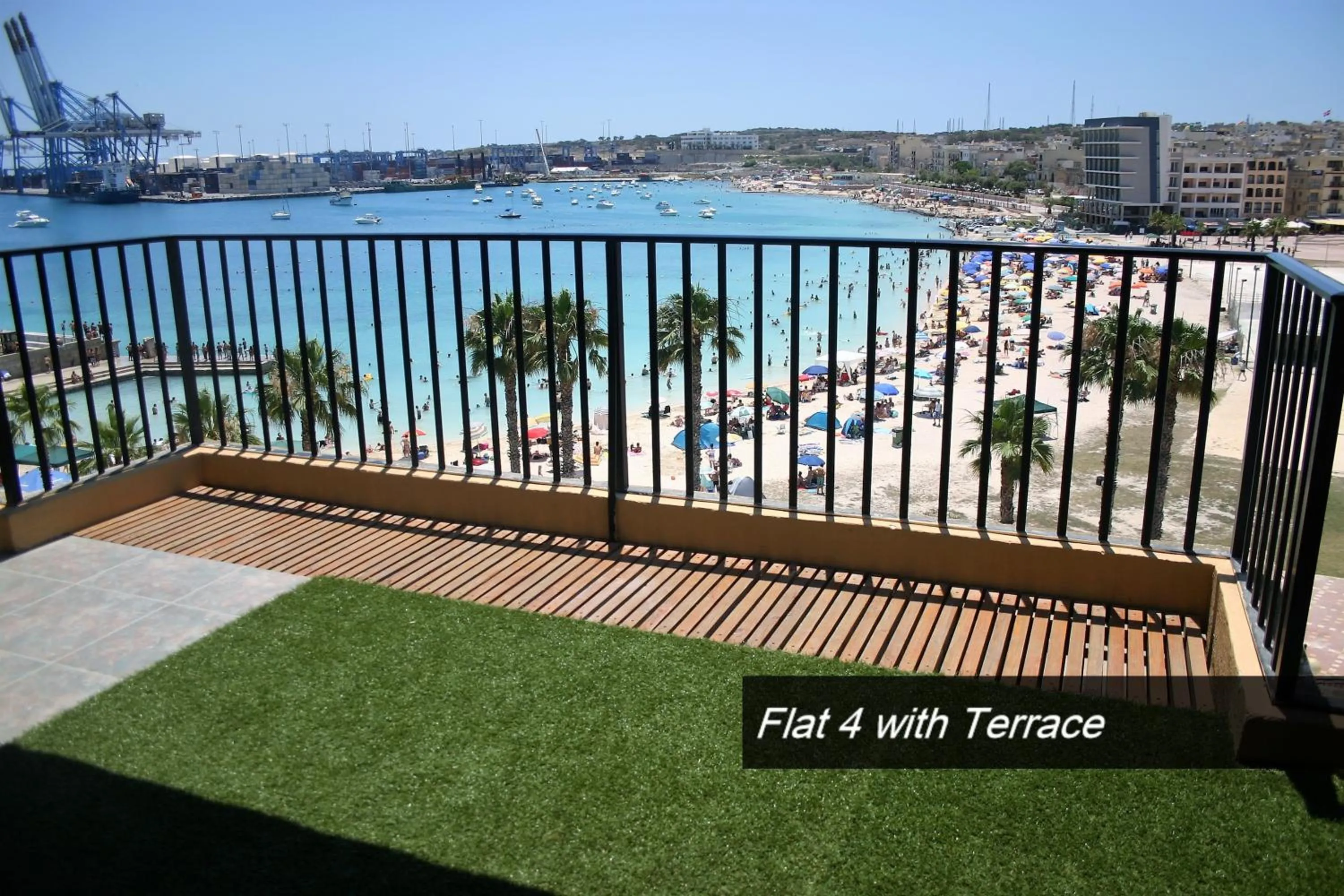 SEAFRONT I Pretty Bay Apartments