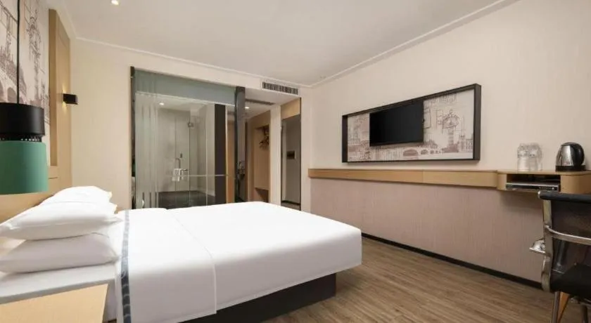 Bed in City Comfort Inn Wuhan Baibuting