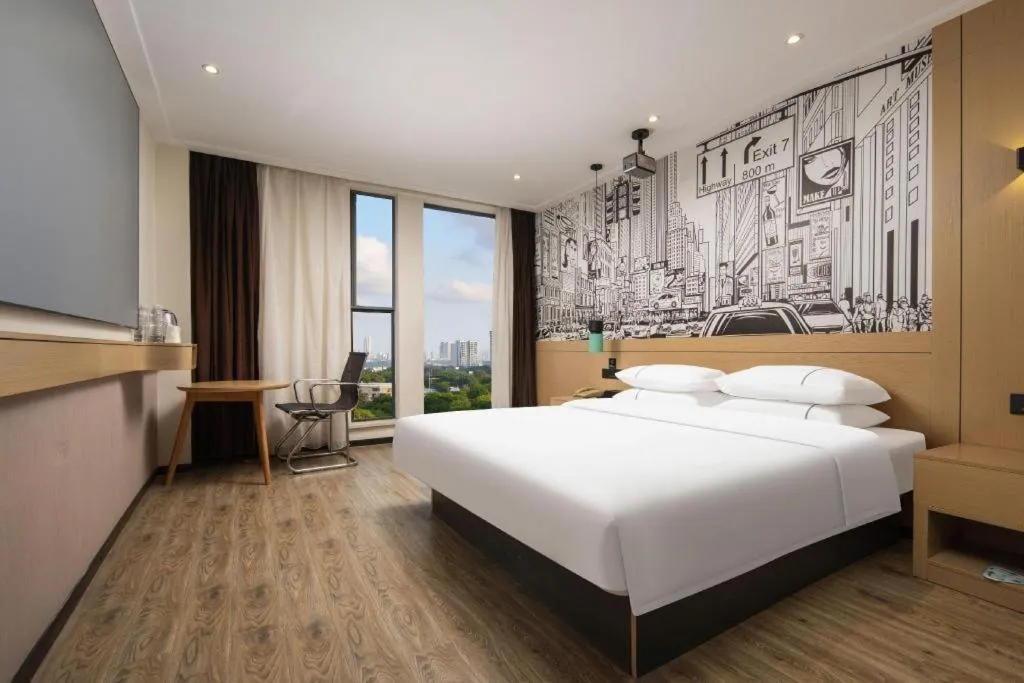 Bed in City Comfort Inn Wuhan Baibuting