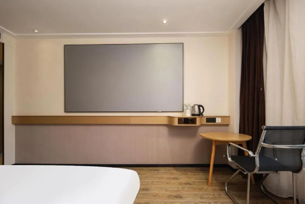 Bed in City Comfort Inn Wuhan Baibuting