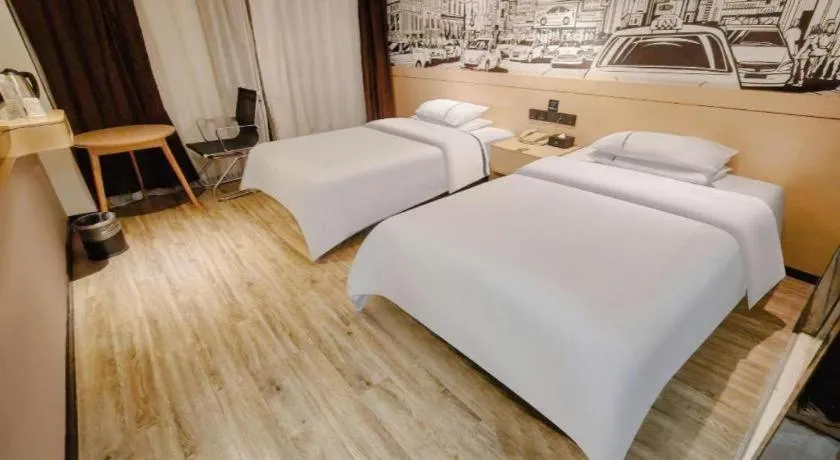 Bed in City Comfort Inn Wuhan Baibuting